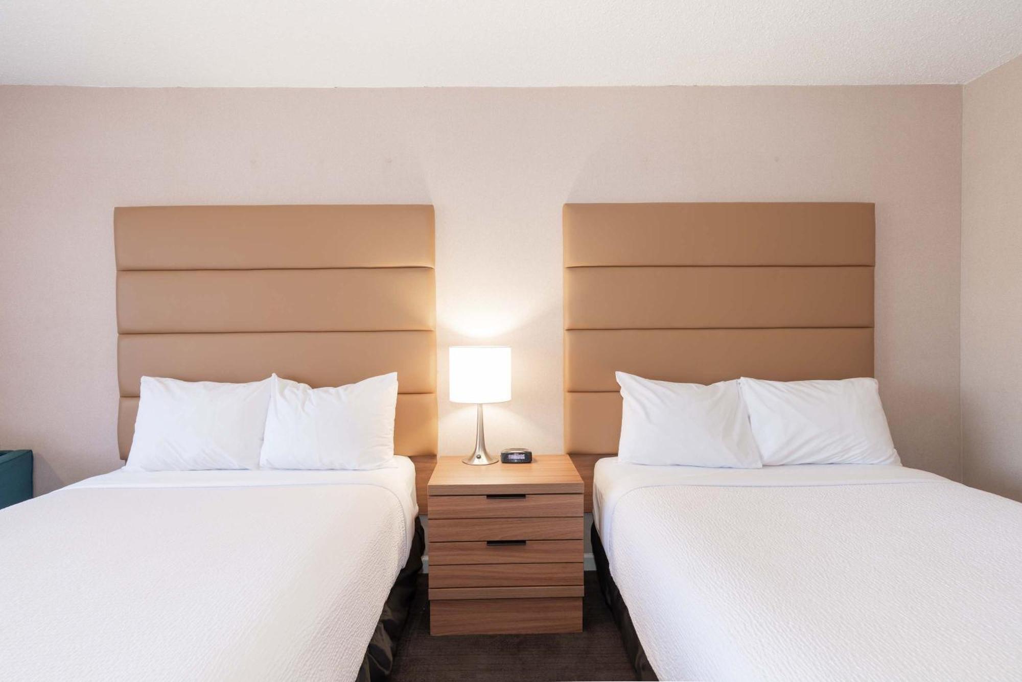 Sandman Hotel Terrace Bagian luar foto
