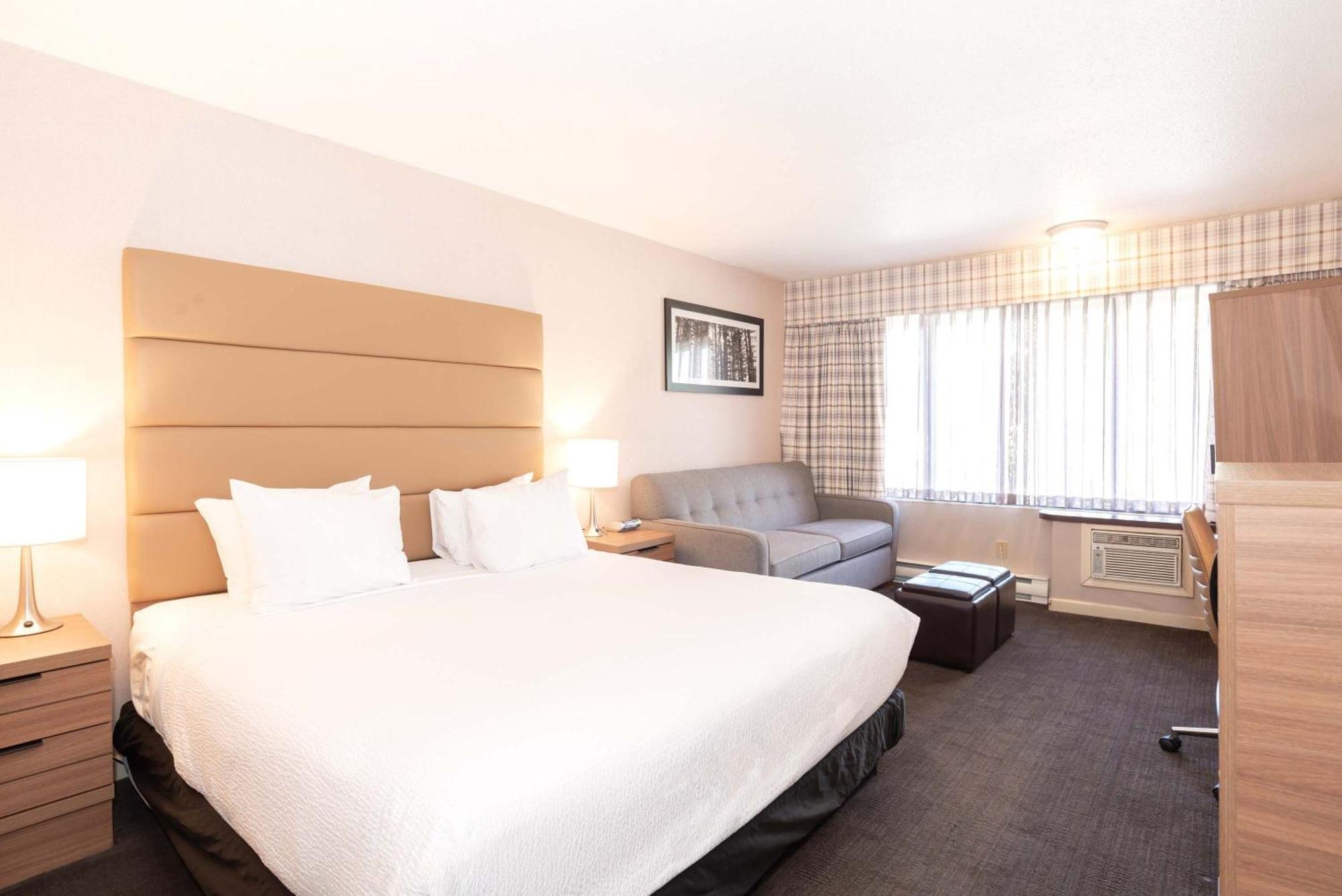 Sandman Hotel Terrace Bagian luar foto